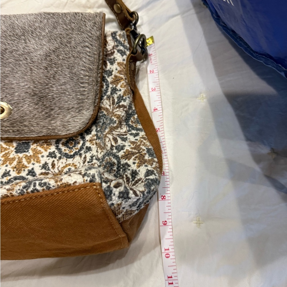 Myra Bag Ancient Art Convertible crossbody/backpack - Picture 7 of 7